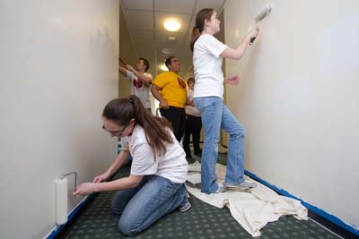 200 UMSL volunteers do what they do best – give back to their community