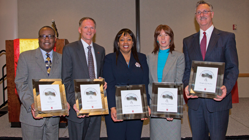 Business College honors 5 alumni for achievement
