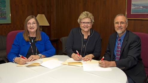 UMSL, WUSTL sign occupational therapy agreement