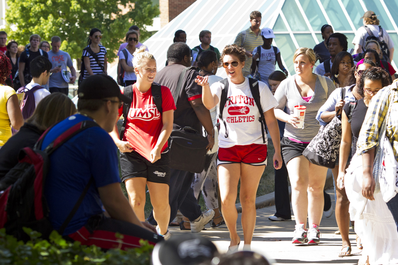 UMSL students walk to class in The Quad