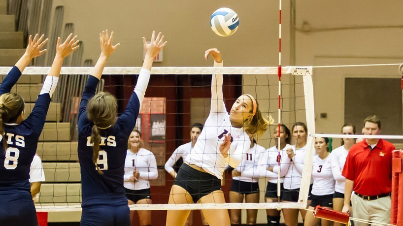 Athletics Q&A with junior outside hitter Carly Ochs