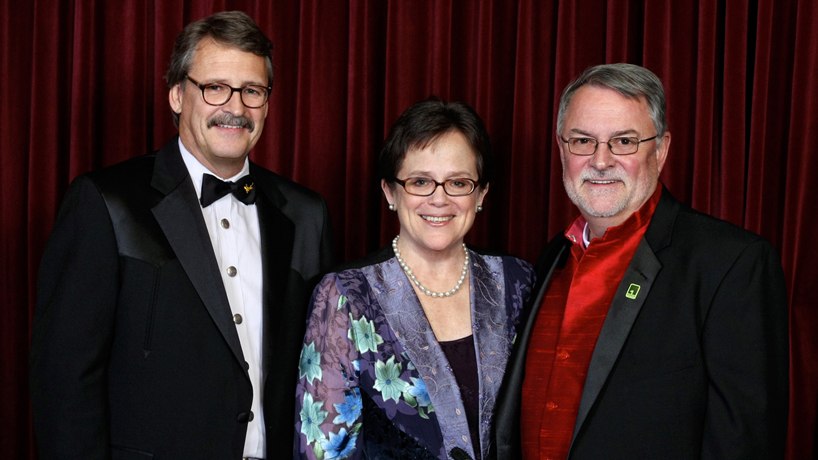 Saint Louis Zoo Conservation Award goes to UMSL biologist Patricia Parker