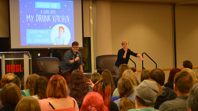 Hannah Hart draws big crowd, new recipe ideas during UMSL appearance
