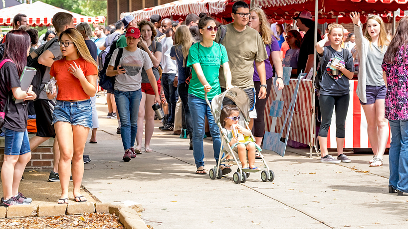 Eye on UMSL: Expogoers