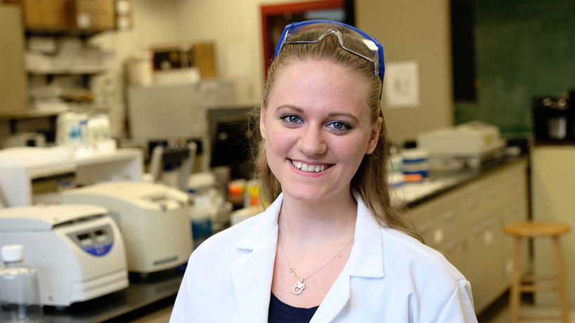 Biochemistry grad Victoria Rogers tackles Alzheimer’s, childhood beliefs, 5 grad school acceptances