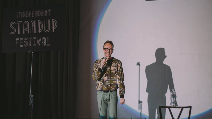 Communication alumnus Pasha Zalutski gaining attention as Russia’s first openly gay comedian