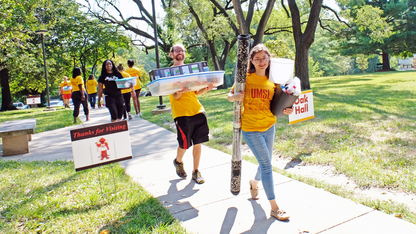 Flurry of new students and energy in the spotlight during UMSL’s Move-In Day