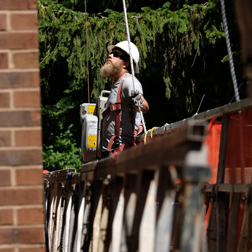 MTS Contracting window washer