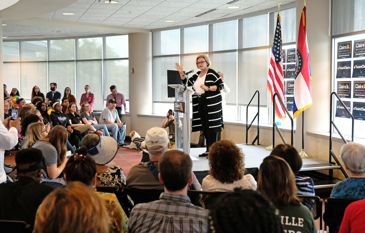 UMSL political scientists help media set stage for anticipated midterm election