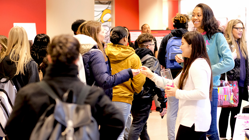 Undergraduates take first steps toward lifelong connections at Spring Involvement Expo