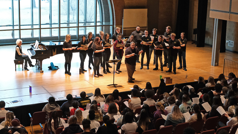 Des Lee Fine Arts Festival attracts students from across the St. Louis region