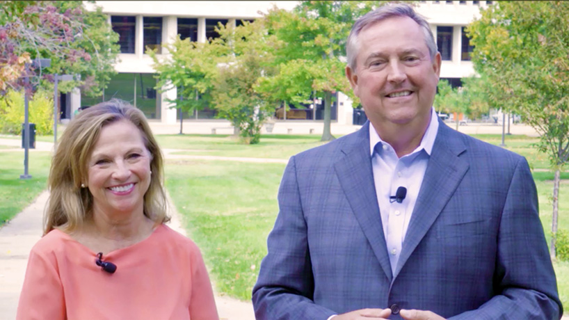 Laura and Norman Eaker receive Lee Medal in recognition of their philanthropy