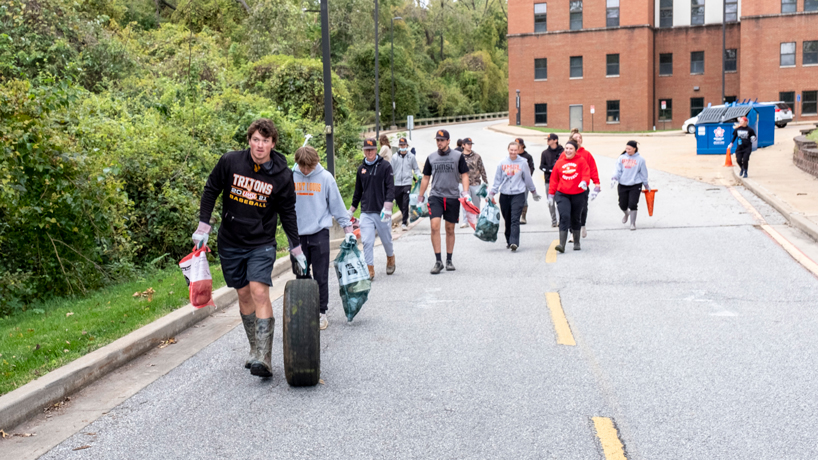 Students Pitch In To Clean Up Campus Streams As Part Of Extension 