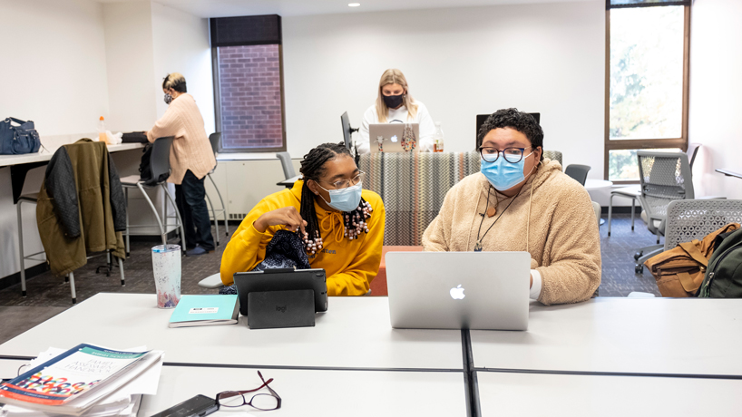 Social work students, faculty taking advantage of renovated, more centrally located space on North Campus