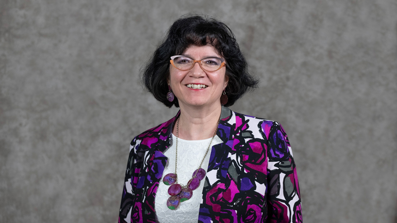 Marie Mora receives American Society of Hispanic Economists’ 2022 Academic Achievement Award