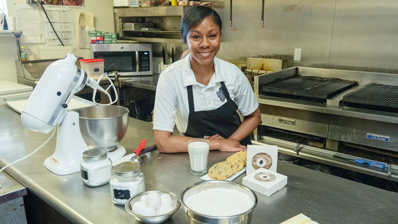 DeNae Howard grows her cookie business while earning accounting degree at UMSL