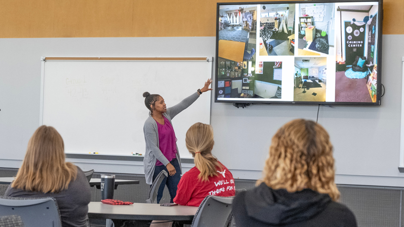 UMSL graduate student and educator Keisha Moody-Seymour speaks about using space in your classroom during the Future Teacher Leadership Academy