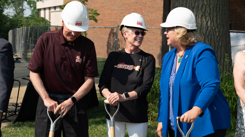 Chancellor Kristin Sobolik talks to alumni Stan and Terry Freerks at the Richter Family Welcome and Alumni Center groundbreaking