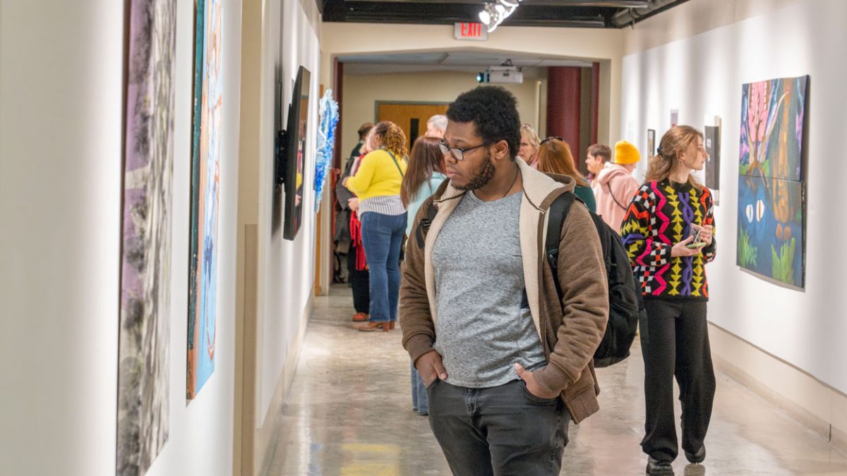 Eye on UMSL: Hung together - UMSL Daily