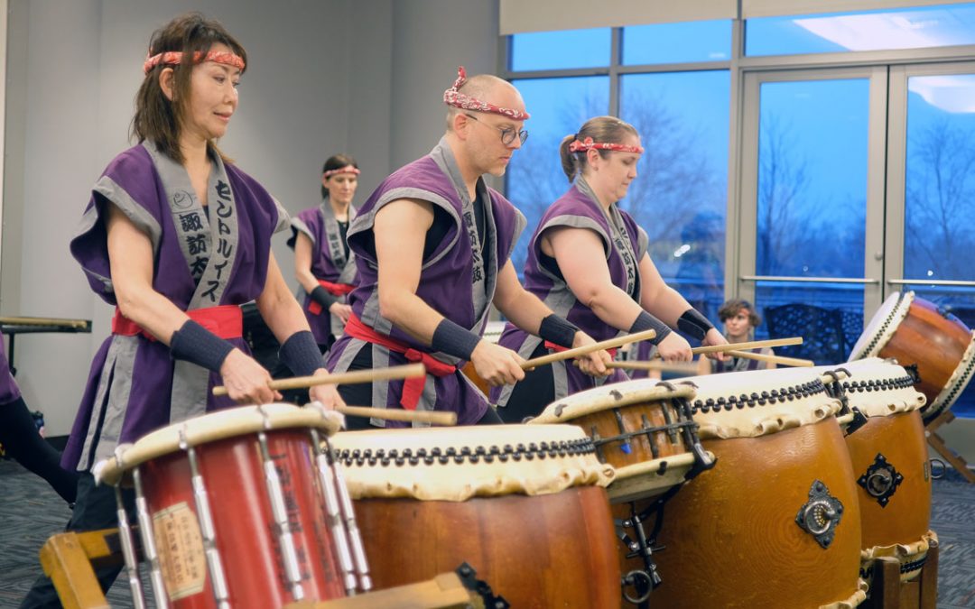 UMSL community drums up support for taiko troop at National Foreign Language Week performance