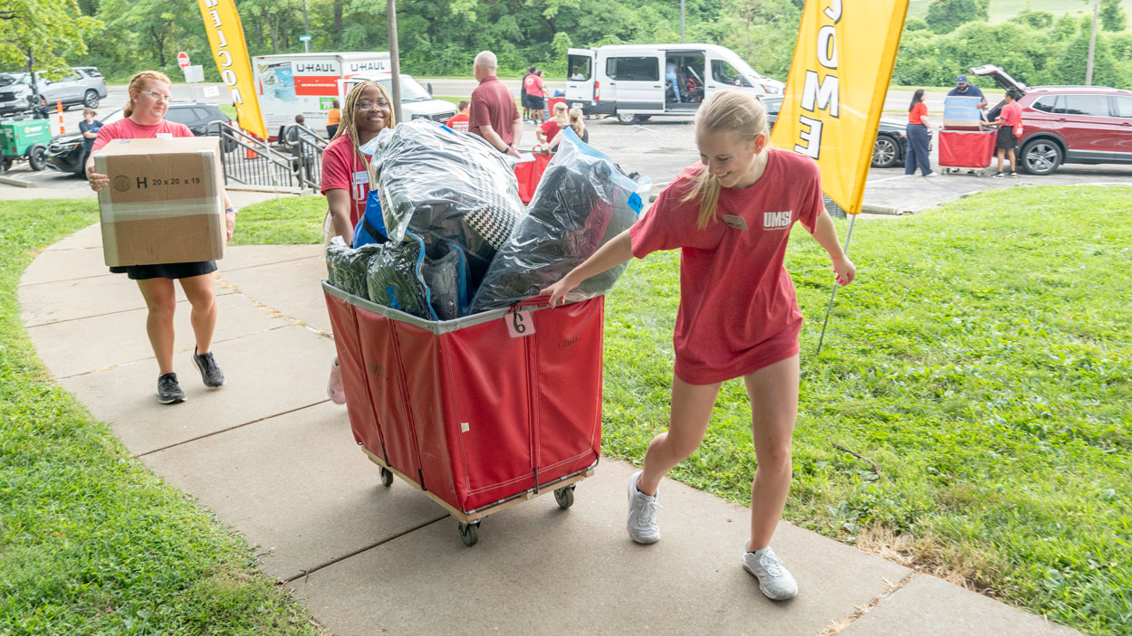 The annual move-in day at Oak Hill marks the start of the fall semester at UMSL