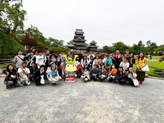 UMSL and Nagano students visit Matsumoto Castle