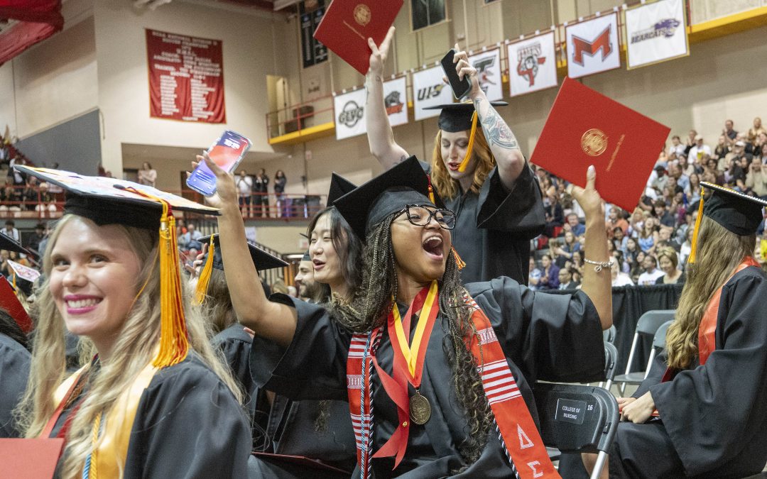 UMSL to honor more than 900 graduates during fall commencement ceremonies