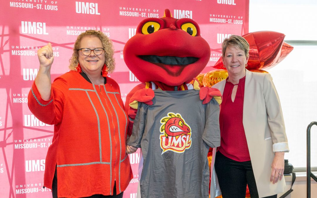 New Louie logo for UMSL Athletics revealed at pep rally before Pack the Stands