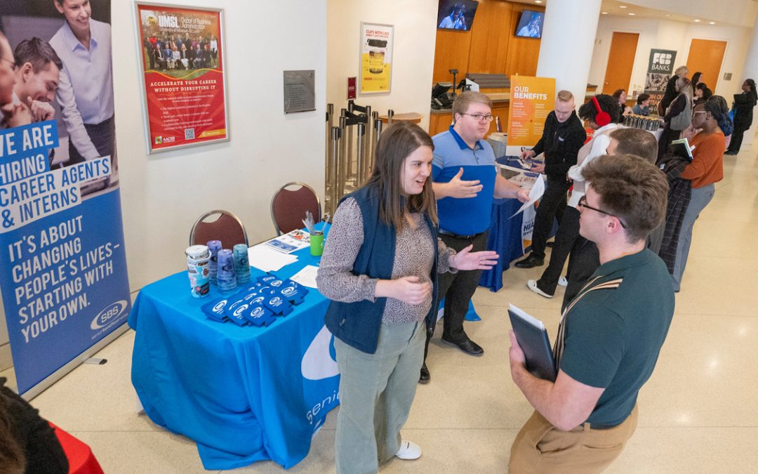 UMSL students and alumni look to build professional experience at Spring Career Fair