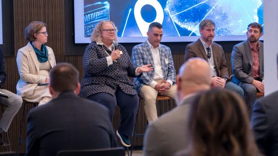 Emily Little, Kristin Sobolik, Justin Bennett, Carter Christopher and Ian Warner speak as part of a GEONEXT panel