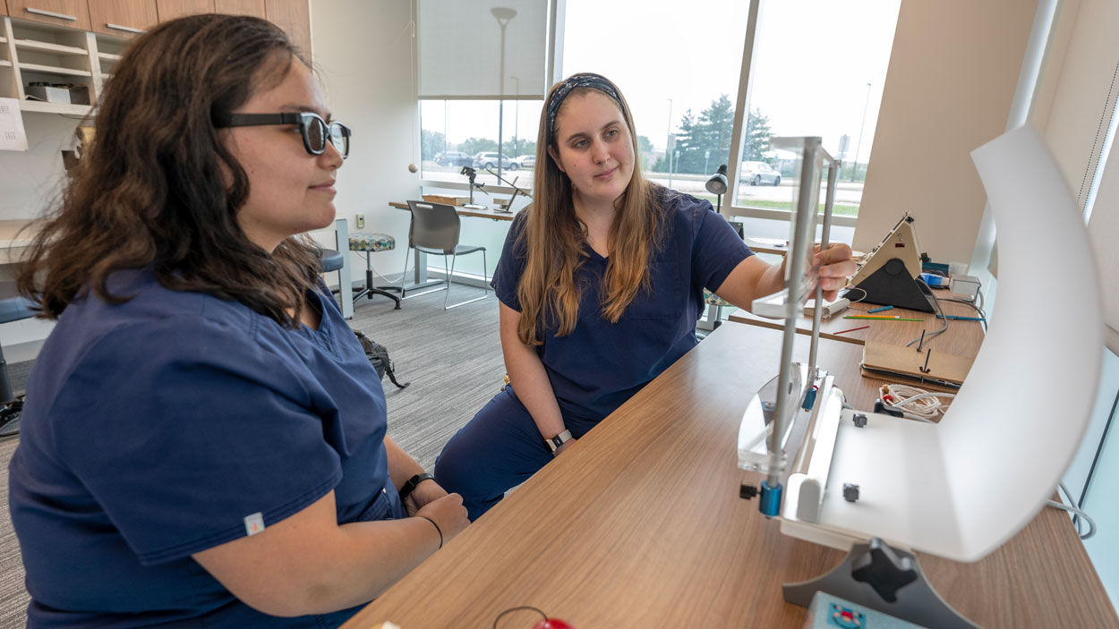 Optometry students heck out a vectogram