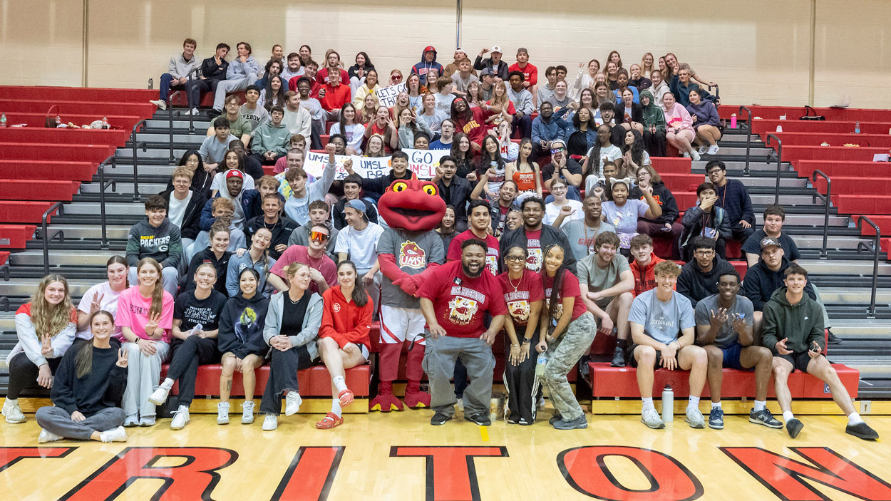 UMSL students at Pack the Stands