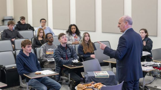 American University faculty member Steven Shapiro speaks to a class of entrepreneurship students at UMSL