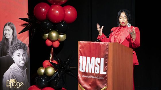 Executive Director Channon Peoples welcomes attendees to the UMSL Bridge Program's annual Saturday Academy Award Recognition Ceremony