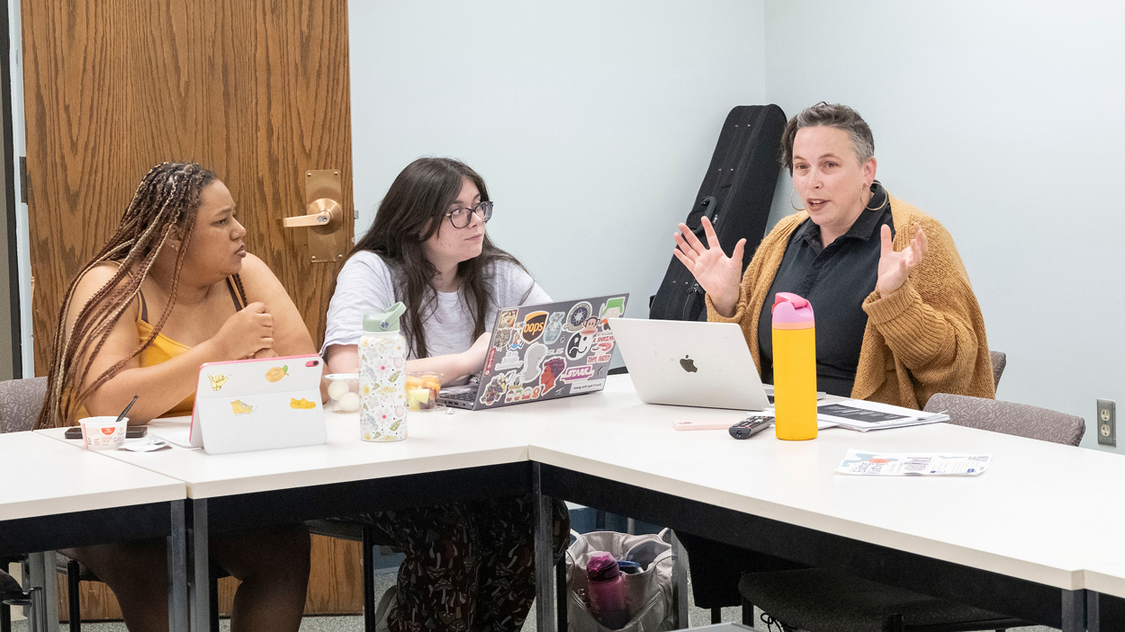 Lauren Obermark and students