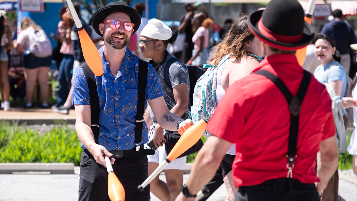 Professional jugglers