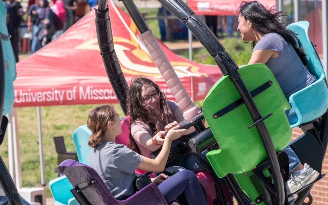 UMSL community makes merry during annual Mirthweek celebration