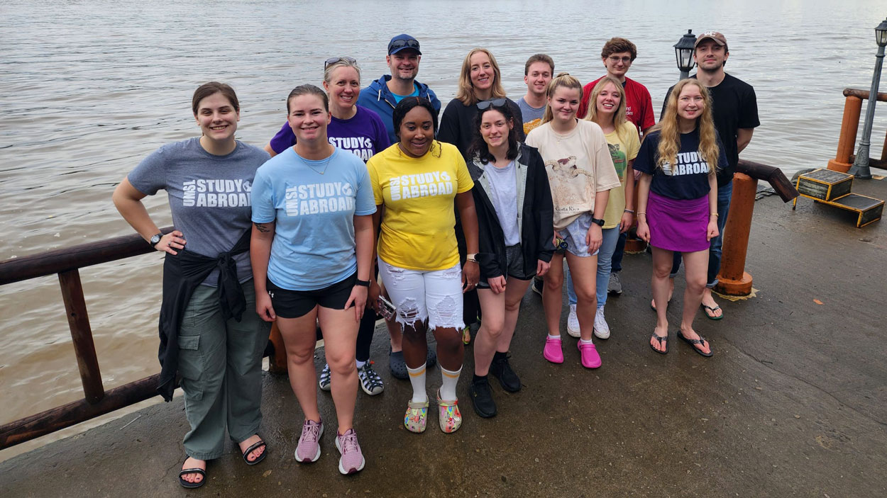 A group of UMSL students in Costa Rica during a 2025 Winter Intersession study abroad trip