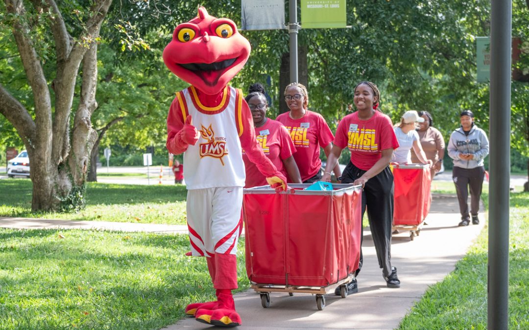 Move-In Day at Oak Hall runs smoothly thanks to streamlined process and volunteer effort