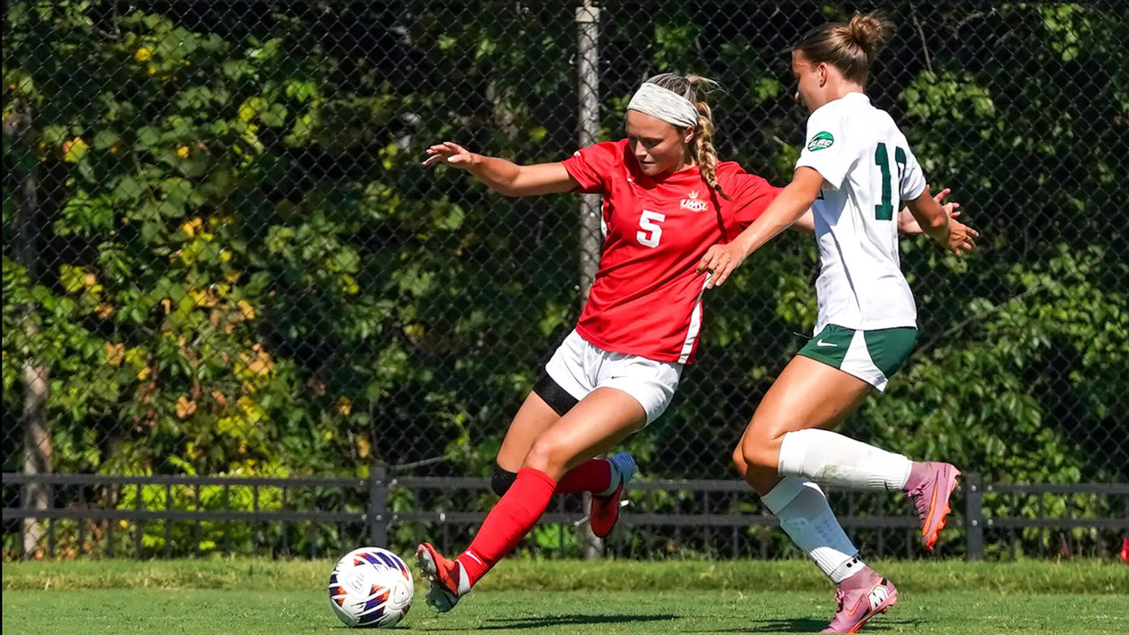 Josie Maddox prepares to cross the ball against Wisconsin-Parkside