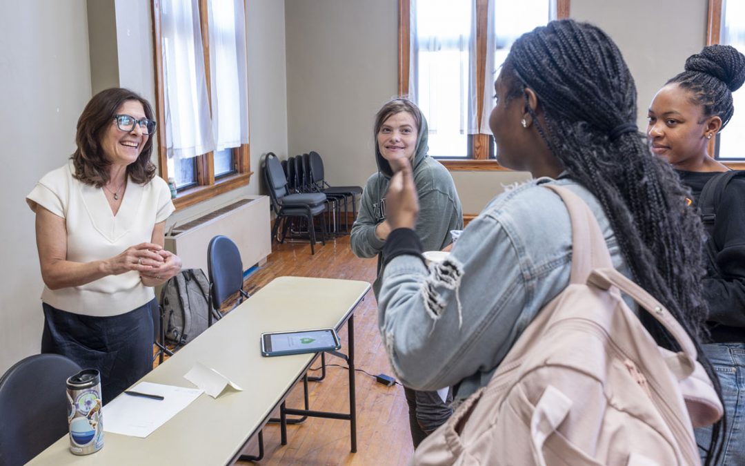 Science writer Juli Berwald shares wisdom with UMSL students ahead of “Music for the Ocean”